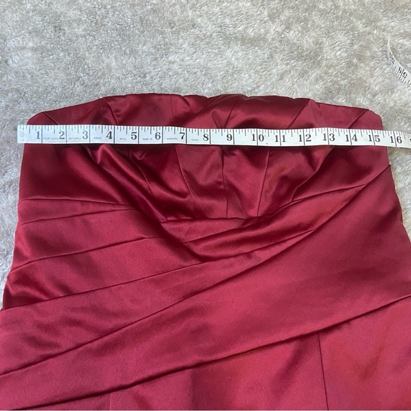 Elegant Burgundy Strapless Dress - Picture 10 of 10